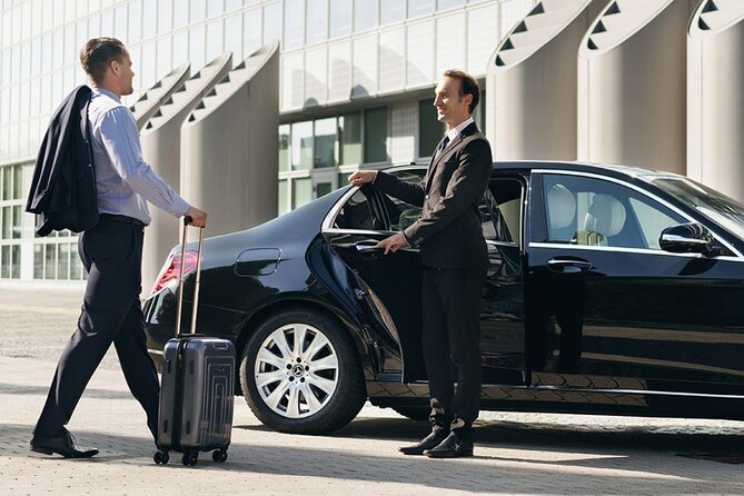 Private Departure Transfer: Hotel to Beirut International Airport - A simple final ride from Beirut to the airport