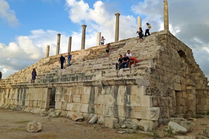 Private Guided Tour to Sidon, Tyre and Maghdouche from Beirut - Al-Bass: Roman grandeur beyond the postcard